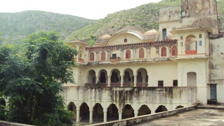 Khawaraoji
